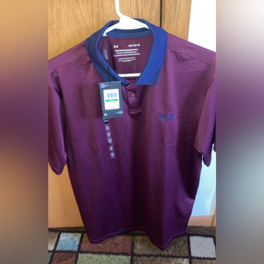 Men’s burgundy under armor shirt size L